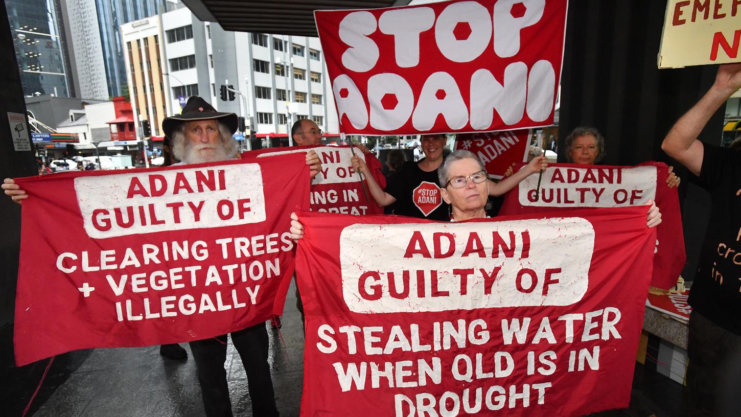 Protest in Brisbane: Auch Australier fordern ein Aus für das Kohlebauprojekt.