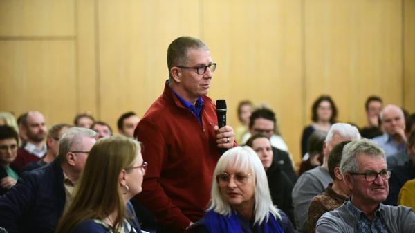 Die FN-Redakteure Wolfgang Händel und Johannes Alles fühlten drei aussichtsreichsten OB-Kandidaten auf den Zahn.