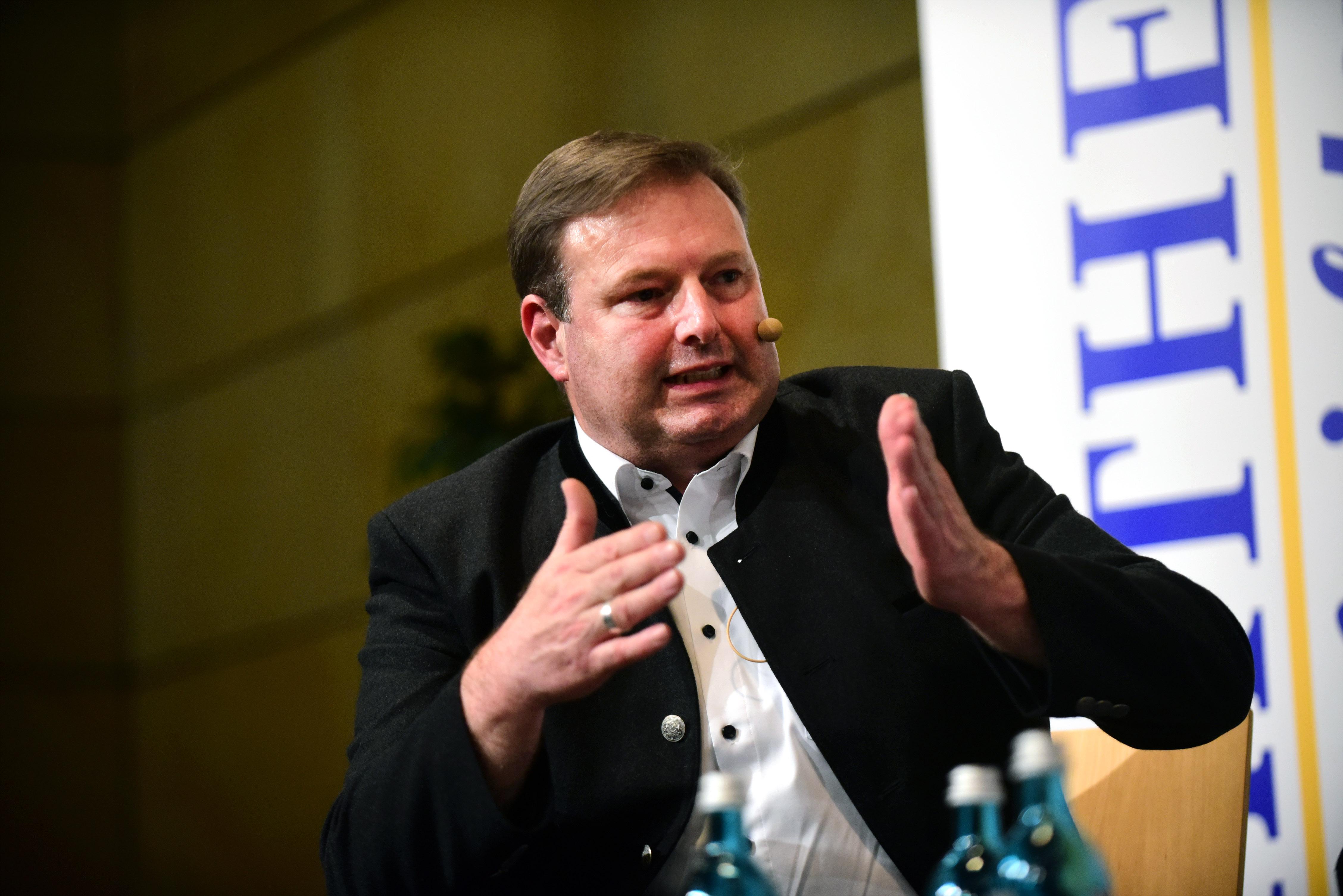 Die FN-Redakteure Wolfgang Händel und Johannes Alles fühlten den drei aussichtsreichsten OB-Kandidaten auf den Zahn. Im Bild: Dietmar Helm.