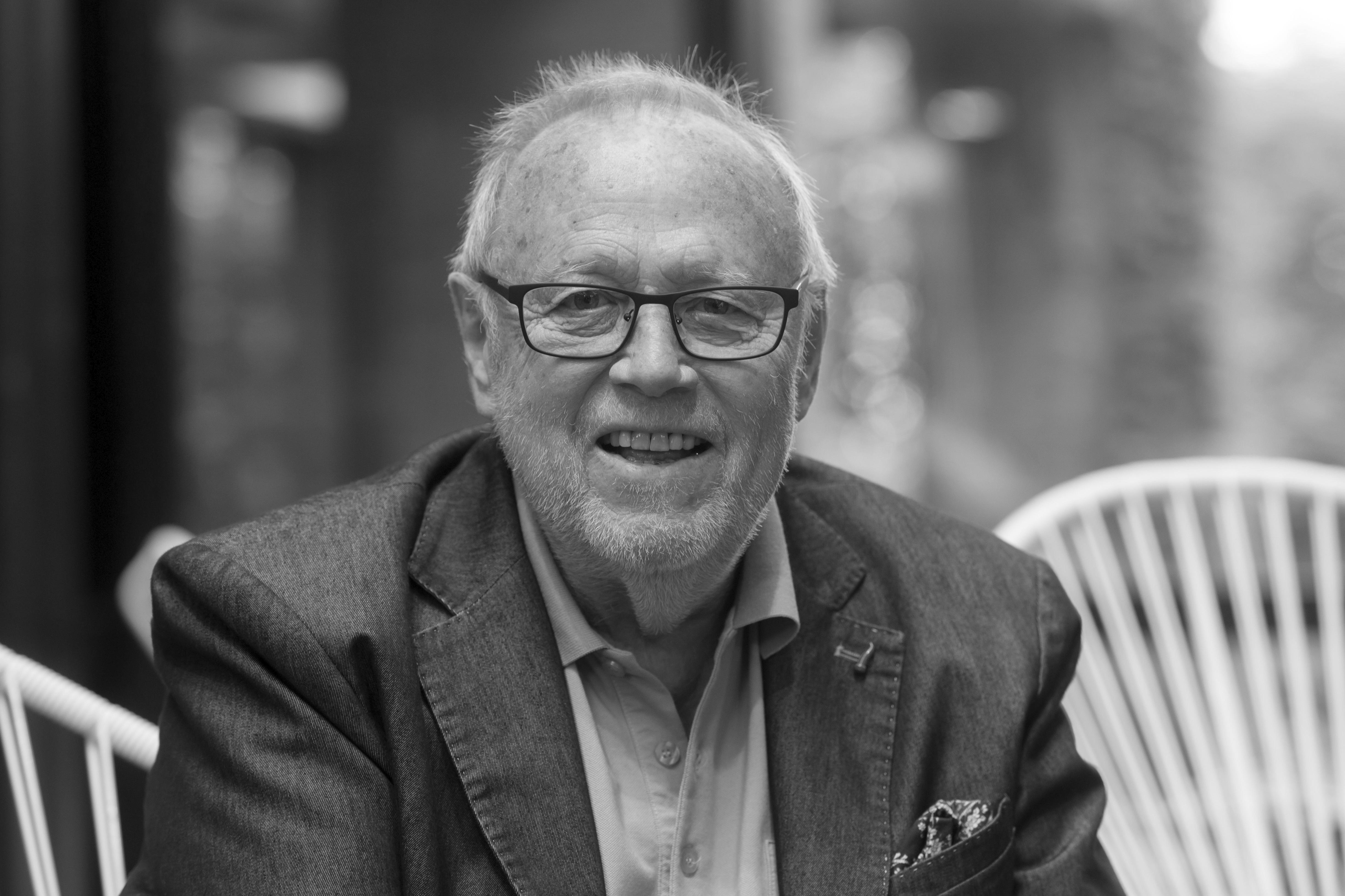 Als Regisseur machte er sich einen Namen, der für die Ewigkeit erhalten bleiben wird: Joseph Vilsmaier ist im Alter von 81 Jahren in München verstorben.