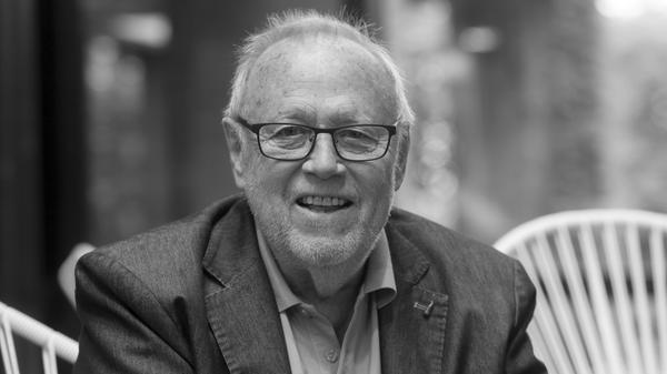 Als Regisseur machte er sich einen Namen, der für die Ewigkeit erhalten bleiben wird: Joseph Vilsmaier ist im Alter von 81 Jahren in München verstorben.