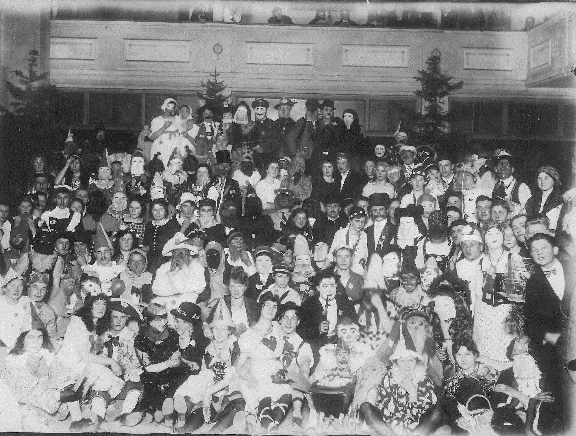 Schon Ende der 1920er Jahre ging es auf dem Faschingsball in Gunzenhausen wild zu.