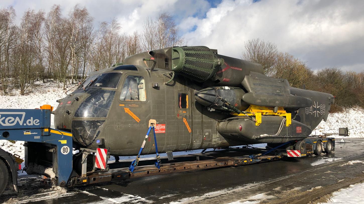 Als Hubschrauber für "jeden Einsatz" beschreibt die Bundeswehr den CH-53. Mit ihm können auch schwere Lasten transportiert werden.