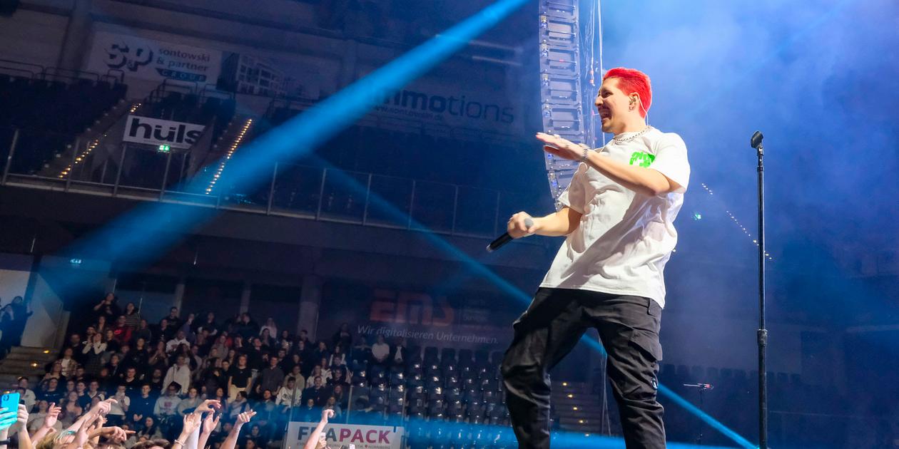 Gute Vibes und satte Beats: Rapper RIN lässt die Arena tanzen