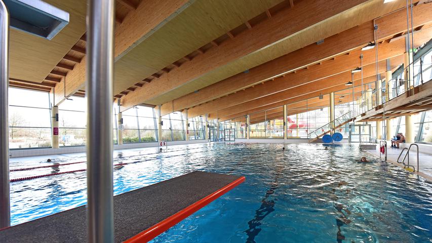 Schwimmen, rutschen, springen: Das ist das Königsbad Forchheim