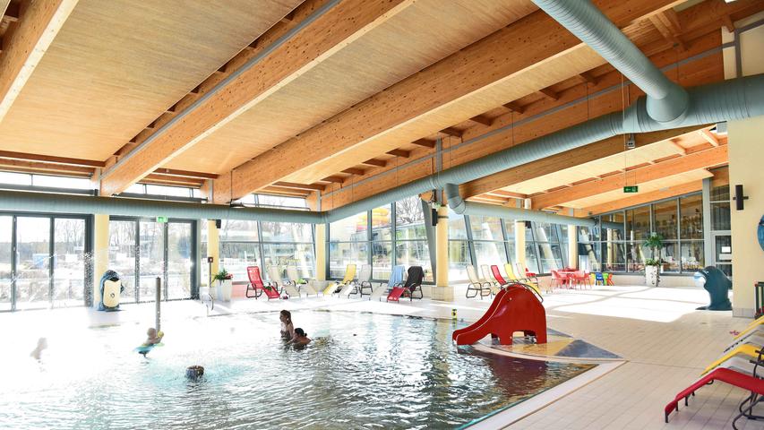 Schwimmen, rutschen, springen: Das ist das Königsbad Forchheim