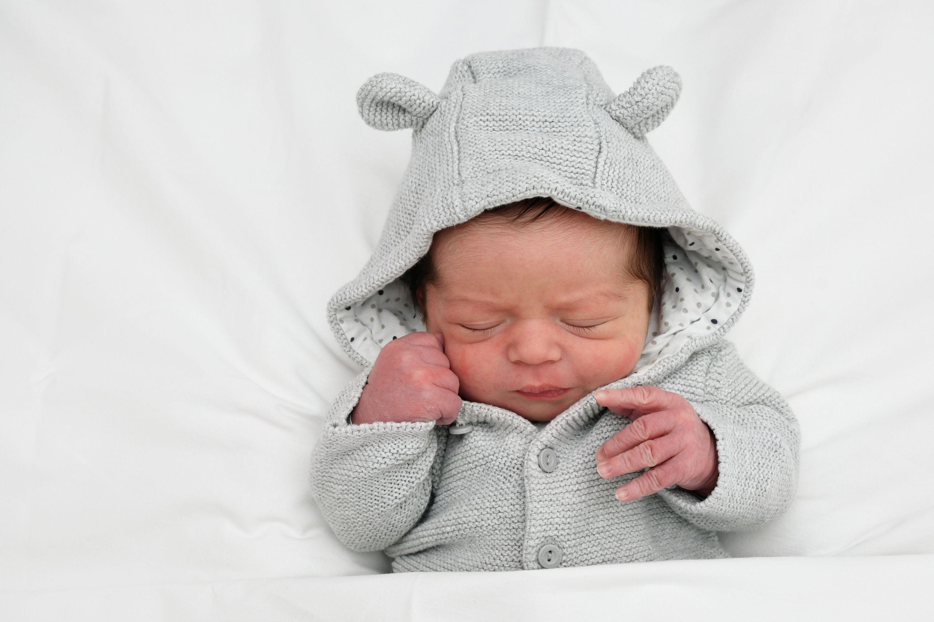 Der kleine Julian erblickte am 10. Februar im Nürnberger Südklinikum das Licht der Welt. Mit einer Körpergröße von 54 Zentimetern brachte er stolze 3630 Gramm auf die Wage.