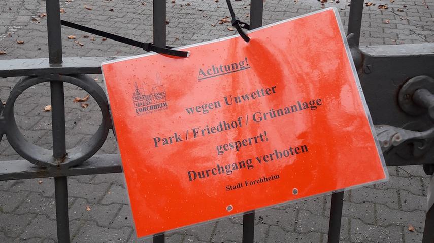 Sicherheitshalber wurden die Tore zum Neuen und Alten Friedhof in Forchheim geschlossen.