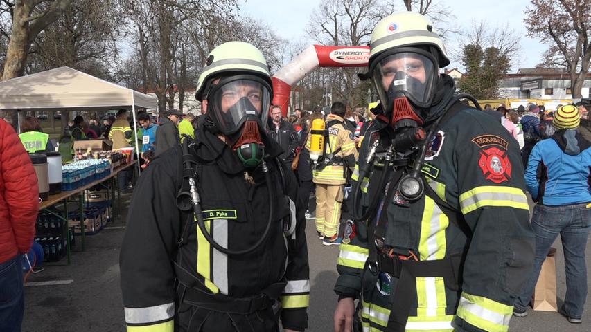 In voller Montur: Feuerwehrmänner laufen für krebskranke Kinder