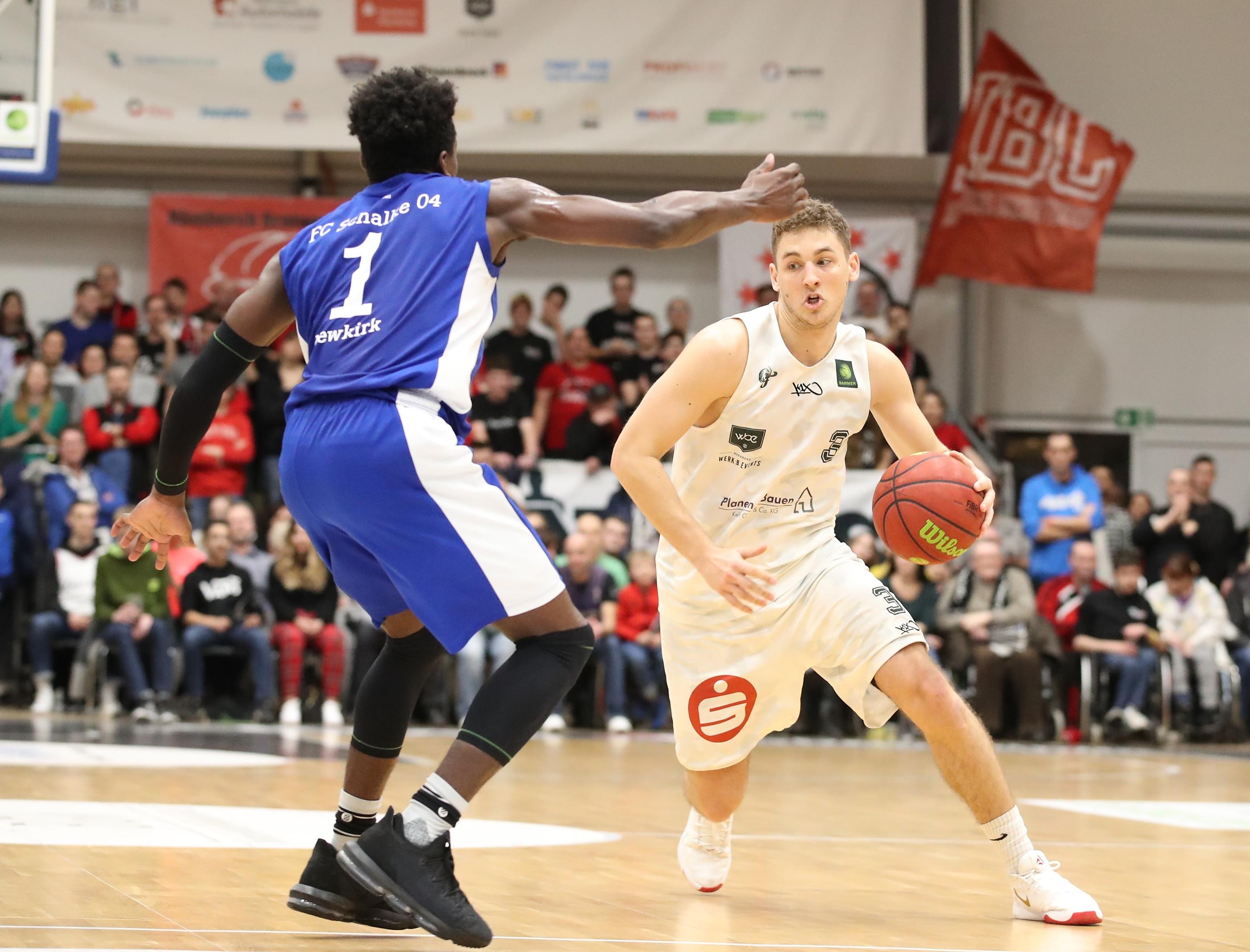 Nurnberg Herzschlagfinale Falcons Schlagen Schalke In Letzter Sekunde Sport Nordbayern De