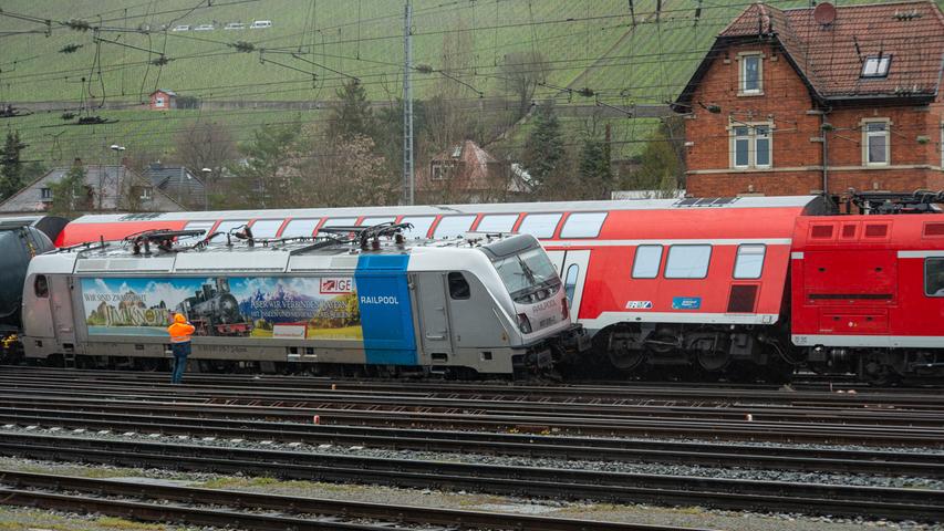 Güterzug kollidiert am Würzburger Hauptbahnhof mit Regionalexpress
