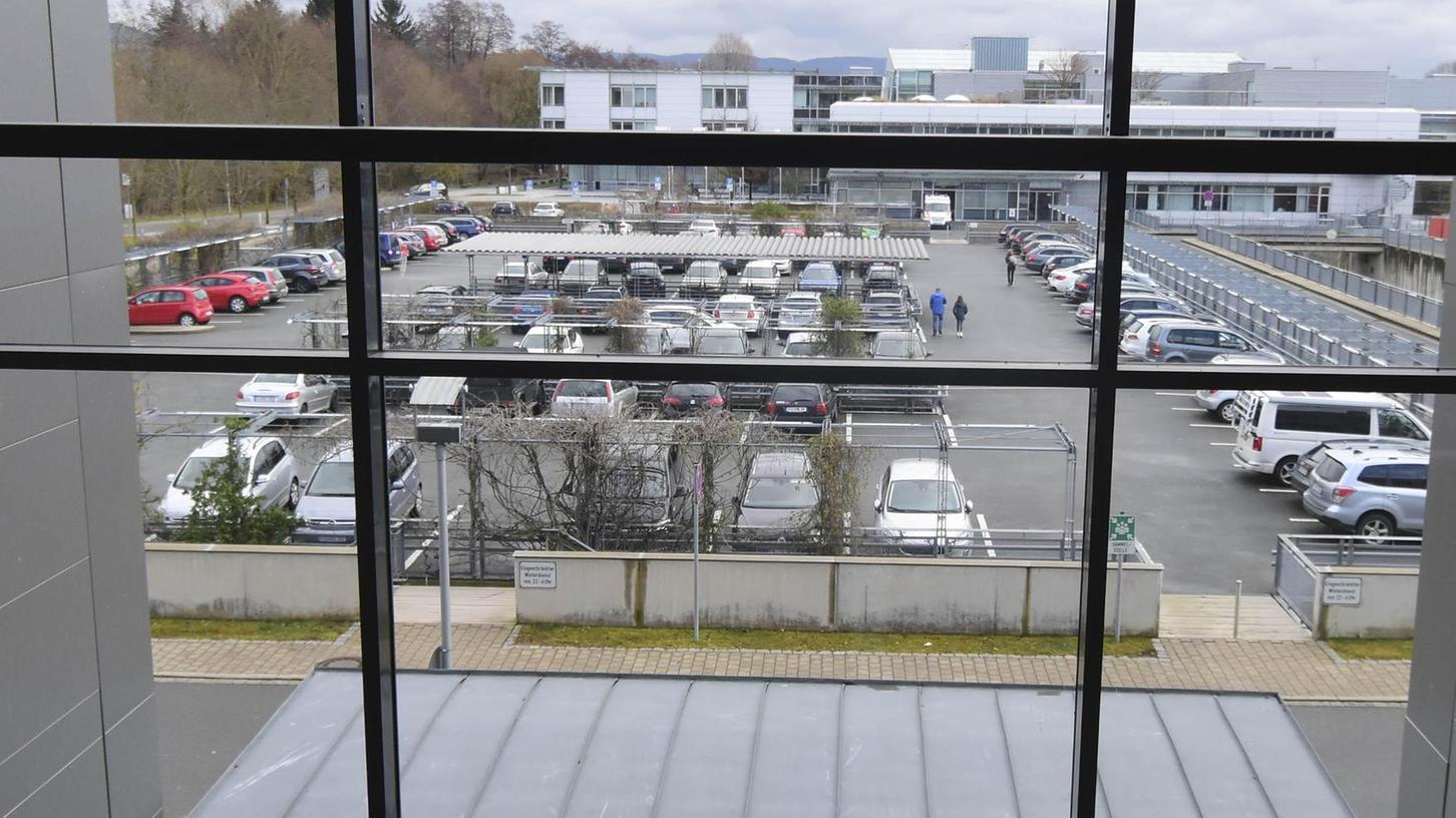 Forchheim: Mehr Platz für Autos am Krankenhaus