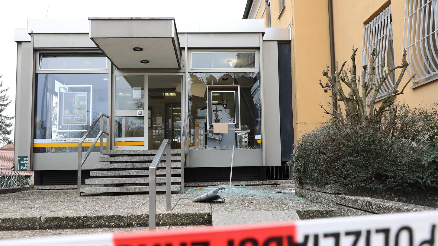 Gesprengter Geldautomat in Forchheim: Von den Tätern fehlt weiterhin jede Spur