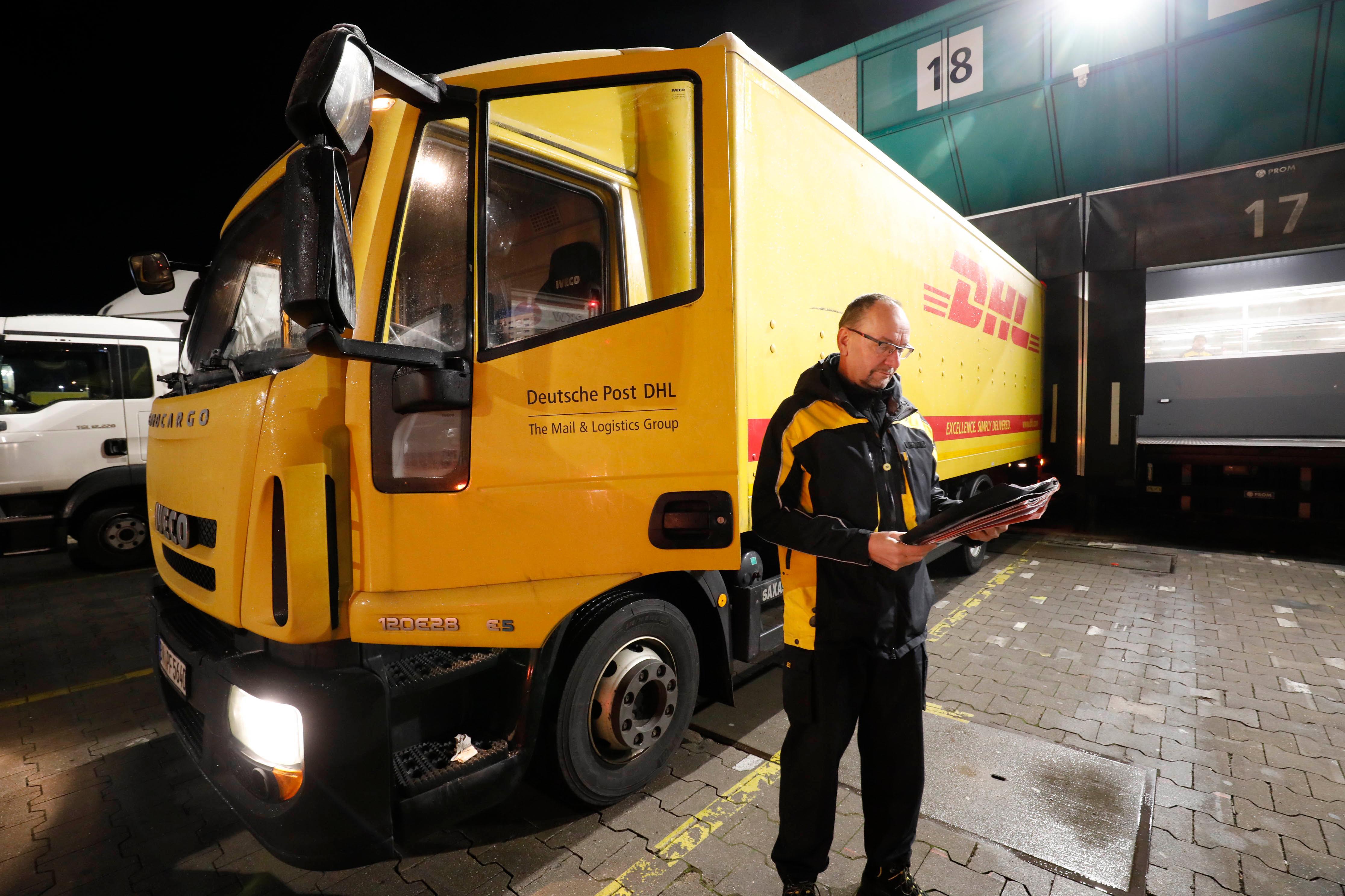 Fahrer Heinz Wild steht pünktlich an der Rampe. Sein Zeitplan ist eng gestrickt: Um 8.13 Uhr muss er in Rothenburg sein.