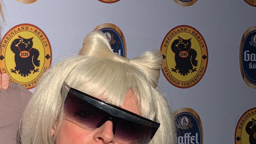 Die künftige Leiterin des Deutschen Museums in Nürnberg, Marion Grether, hat sich schon Popstar Lady Gaga für ihr Kostüm zum Vorbild genommen. In diesem Jahr geht sie als "Sherlocka Holmes". Ihr Lieblingswitz: Chuck Norris verwählt sich nicht. Wenn du abhebst, warst du am falschen Telefon.