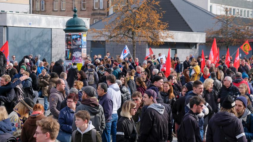 600 Menschen auf den Straßen: Demo gegen rechte Gewalt in der Südstadt