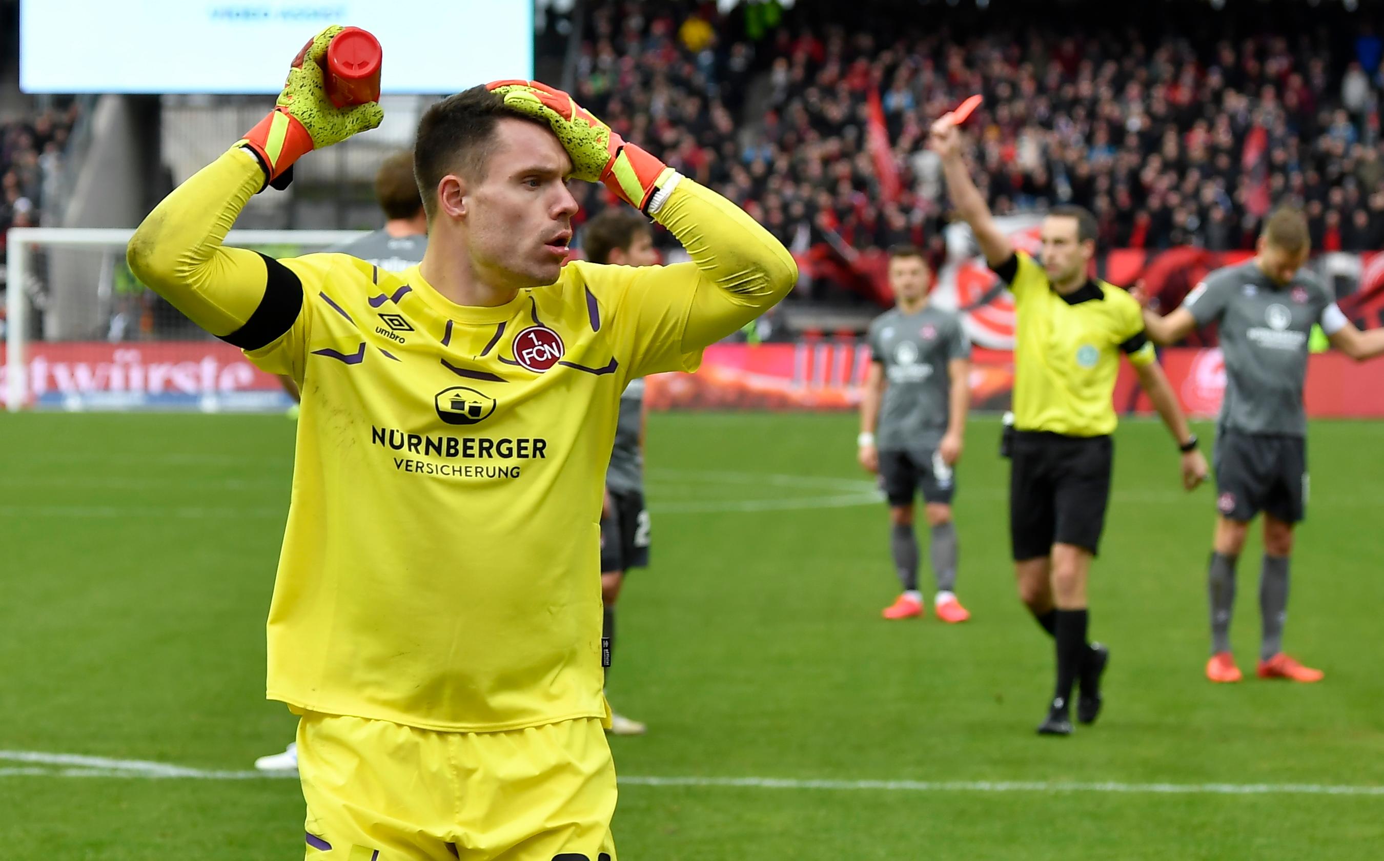 Redaktion: 3 | kicker: 3,5 | User: 3,1 (401 Stimmen)