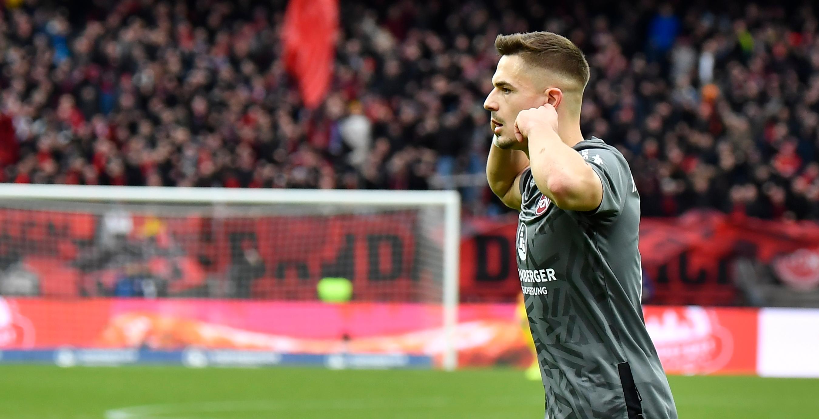 Redaktion: 4 | kicker: 3,5 | User: 3,5 (346 Stimmen)