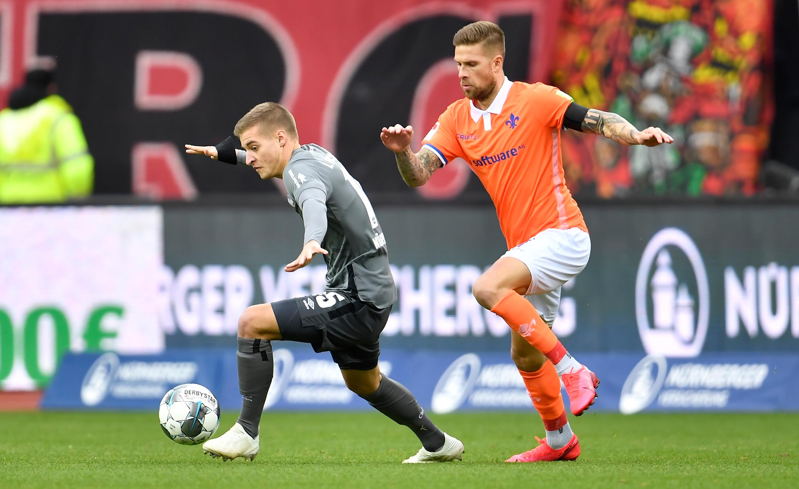 Redaktion: 4 | kicker: 2,5 | User: 3,3 (354 Stimmen)