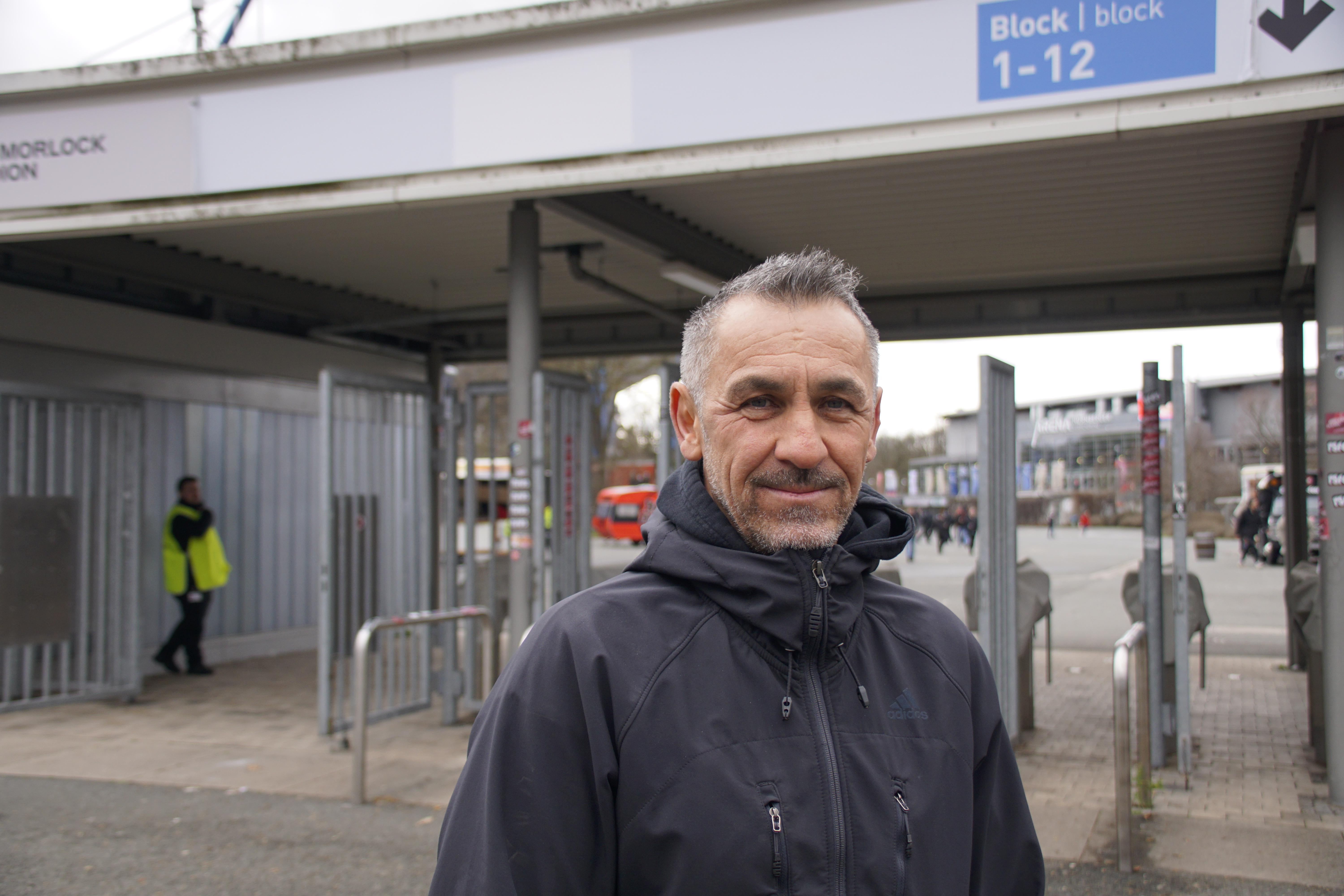 Club-Fan Jürgen fand das Ergebnis "unterm Strich verdient" und konnte die Rote Karte nachvollziehen. Kritik äußerte er vor allem am FCN-Flügelflitzer mit der Nummer 17: "Hack läuft spazieren."