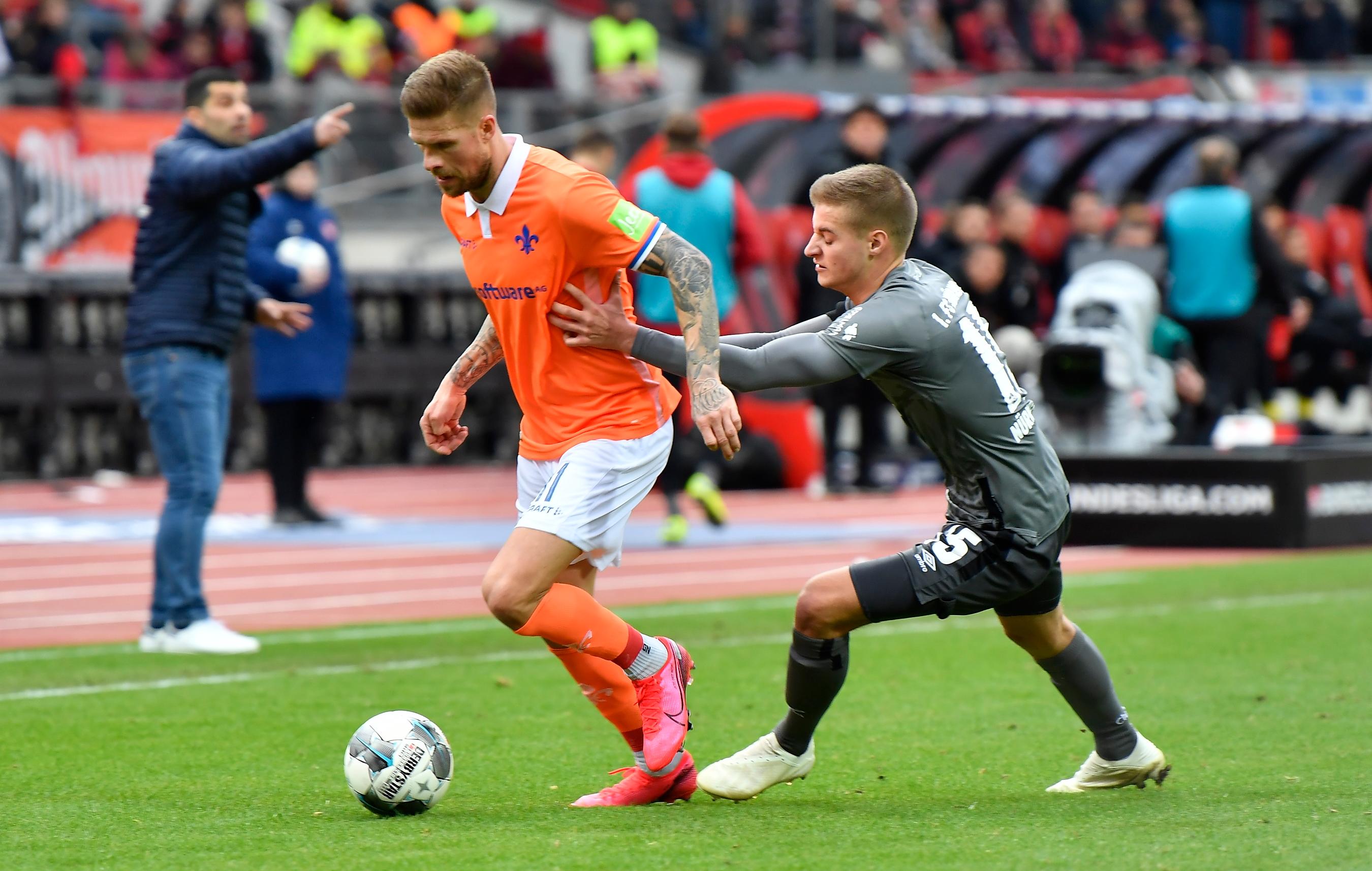 Brachte gute Technik und Laufstärke ins Spiel, im Zweikampf fehlt mitunter noch die körperliche Robustheit. Feiner Pass zu Freys Großchance. Sah kurz vor Schluss noch die Ampelkarte.