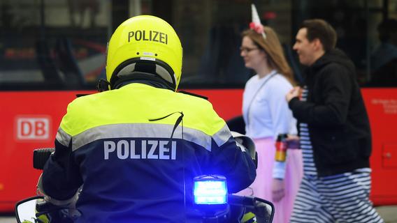 Randale und Körperverletzung bei Faschingszügen: Polizei muss in Allersberg und Greding durchgreifen