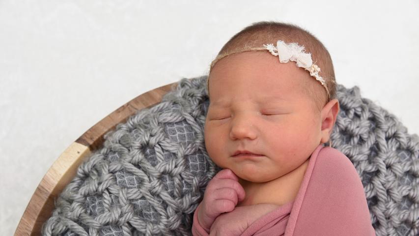 Wie eine Elfe sieht sie aus, die kleine Helena Sophia. Sie wurde am 22. Februar im Klinikum an der Hallerwiese geboren. Dabei wog sie 3805 Gramm und war 55 Zentimeter groß.