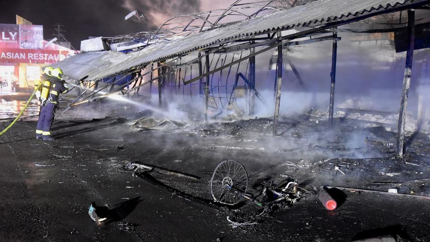 Flammen auf Asienmarkt: Großbrand an deutsch-tschechischer Grenze