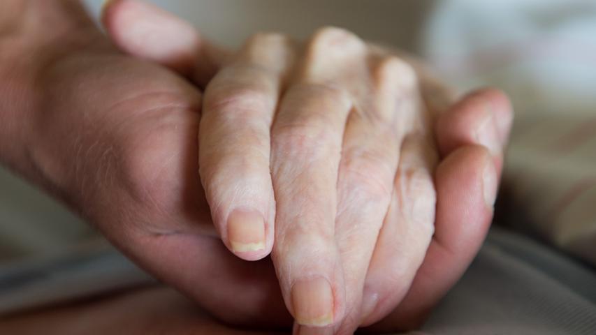 Verbot Von Geschaftsmassiger Sterbehilfe Ist Verfassungswidrig