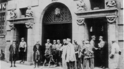 Von den Nazis überrollt Von den Nazis überrollt