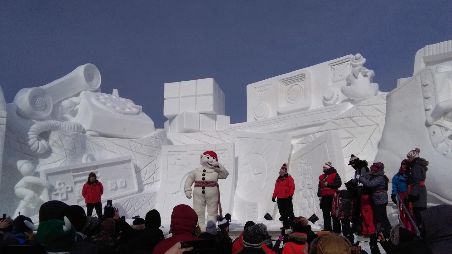 Der Schneemann mit der roten Zipfelmütze ist Der Schneemann mit der roten Zipfelmütze ist