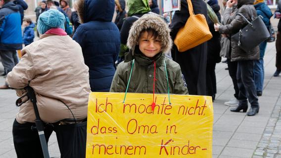 Demo in Nürnberg: Menschen forderten bessere Bedingungen in der Pflege