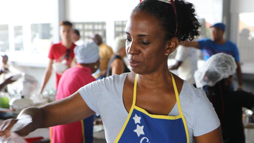Auf dem Markt werden auch Gewürze für die karibischen Gerichte verkauft.