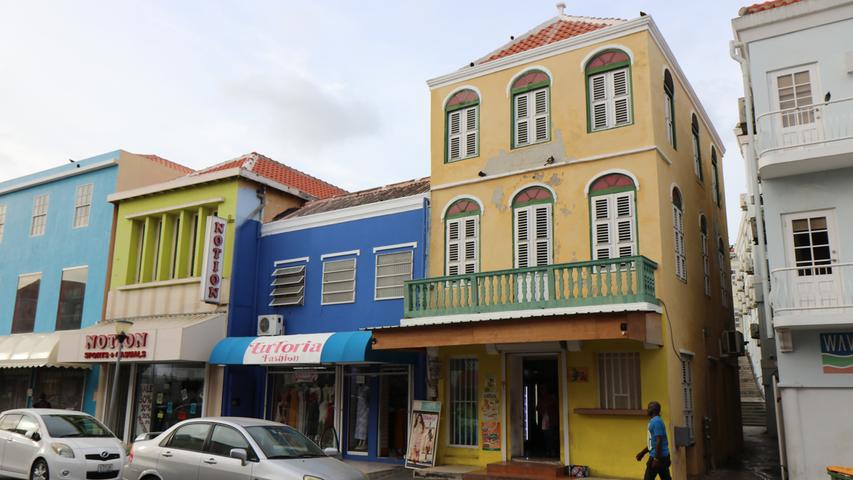 Die farbigen Gebäude sind in der Karibik einzigartig.