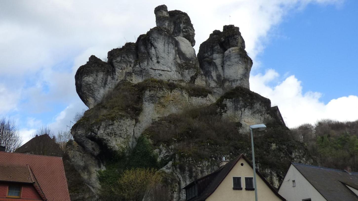 Felsen in Fränkischer Schweiz bröckelt bedenklich