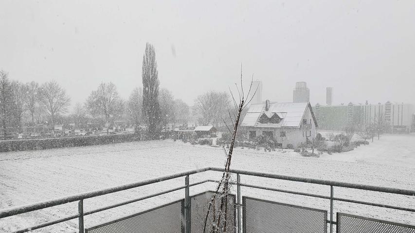 Dicke Flocken: Die Schneebilder aus der Region