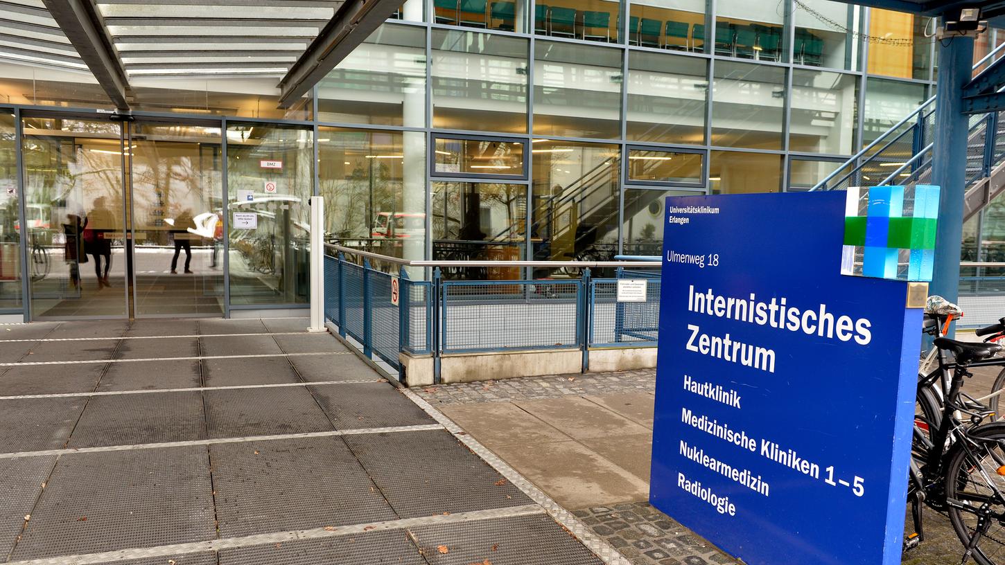Das Coronavirus ist nun auch in Erlangen angekommen. Ein Hautarzt wird derzeit in der Uniklinik behandelt, nachdem er am Donnerstagabend positiv auf den Erreger getestet wurde.