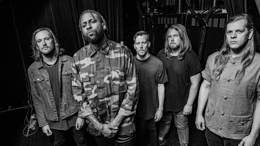 Die Rap-Metal-Band wurde 2010 vom Gitarristen Drew Walker gegründet und hat bis jetzt drei Studioalben veröffentlicht. "American Sun", das bis jetzt aktuellste Album erschien 2019. Die Rap-Metal-Band wurde 2010 vom Gitarristen Drew Walker gegründet und hat bis jetzt drei Studioalben veröffentlicht. "American Sun", das bis jetzt aktuellste Album erschien 2019.