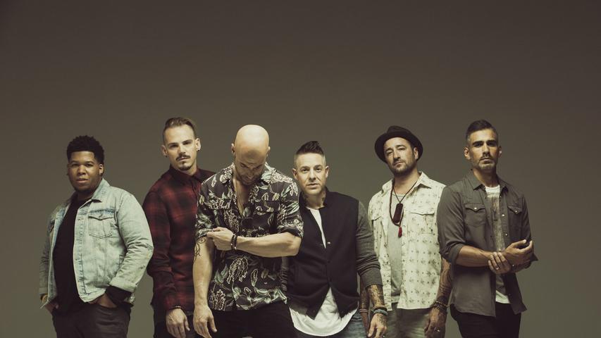 2019 kündigte Frontmann Will Gould auf der Bühne an, dass dies die letzte Show für immer sein würde. Danach sieht es nicht mehr aus: 2021 kommt die Punkband nach Nürnberg, um das Zeppelinfeld zu rocken. 2019 kündigte Frontmann Will Gould auf der Bühne an, dass dies die letzte Show für immer sein würde. Danach sieht es nicht mehr aus: 2021 kommt die Punkband nach Nürnberg, um das Zeppelinfeld zu rocken.
