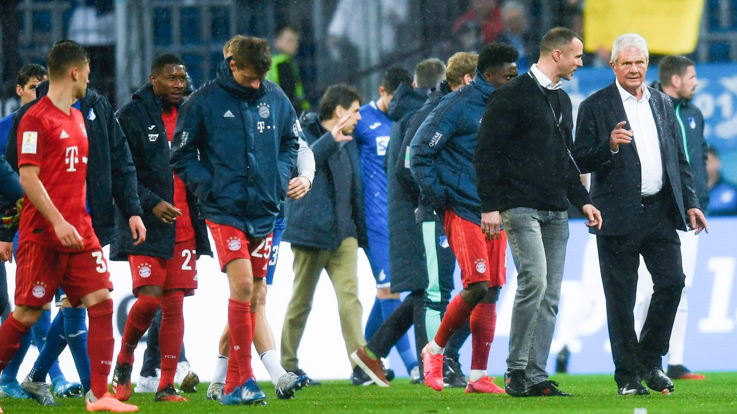 Nach der Partie setzten Spieler und Verantwortliche des FC Bayern ein Zeichen für Hoffenheim-Mäzen Dietmar Hopp.