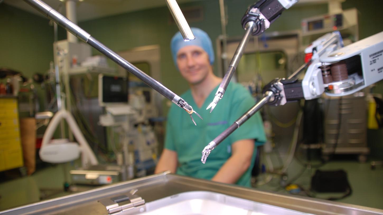 Die Besucher der Gesundheitsmesse sollen auch die Werkzeuge des OP-Roboters Da Vinci aus der Nähe betrachten können. Die Besucher der Gesundheitsmesse sollen auch die Werkzeuge des OP-Roboters Da Vinci aus der Nähe betrachten können.