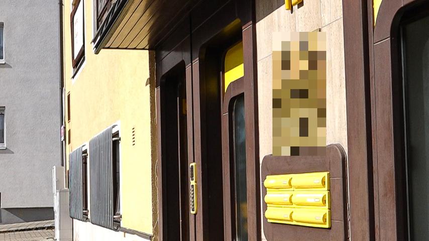 Großeinsatz in Ansbach: Gerichtsvollzieher mit Messer angegriffen