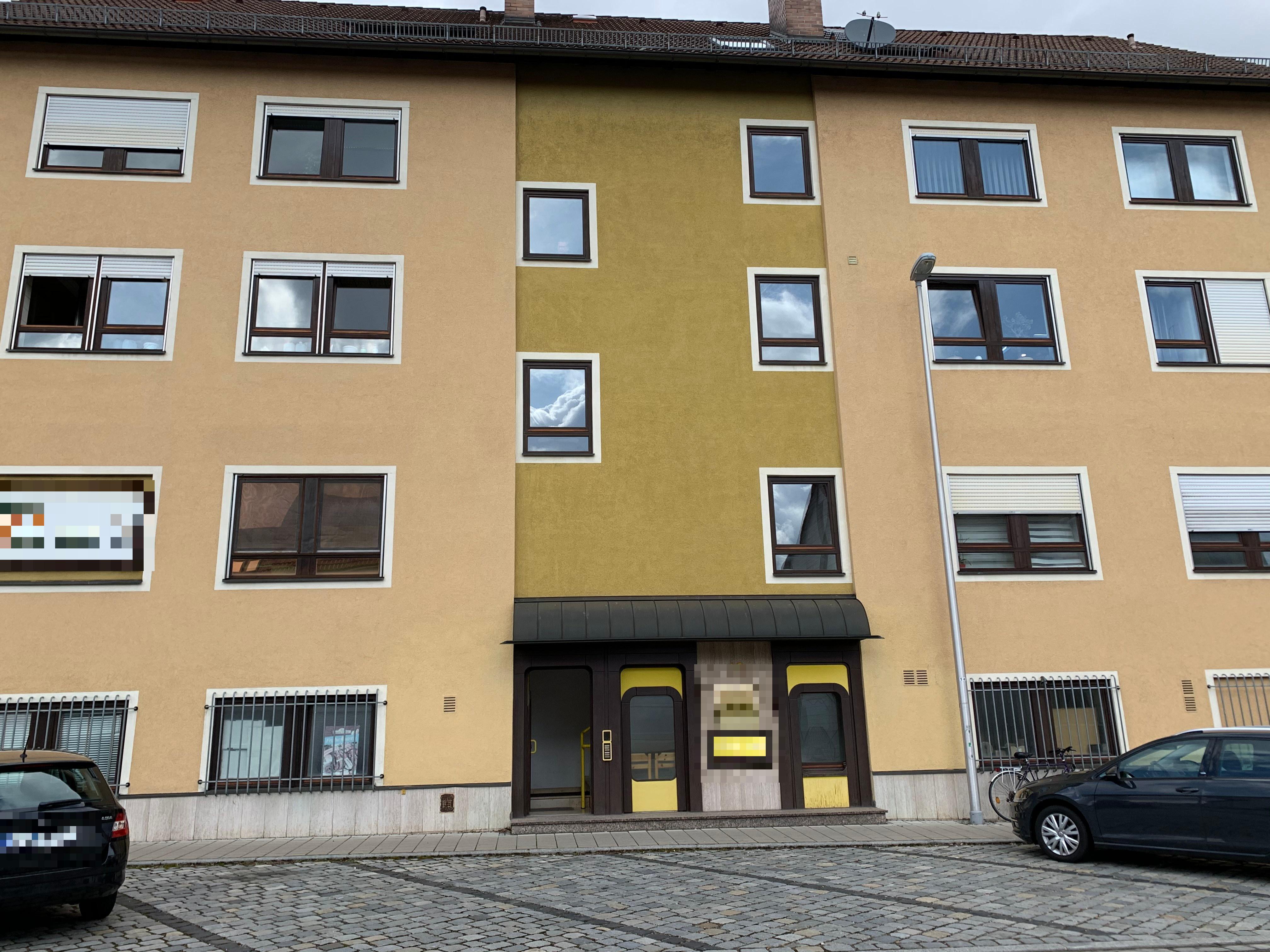 Großeinsatz in Ansbach Gerichtsvollzieher mit Messer angegriffen