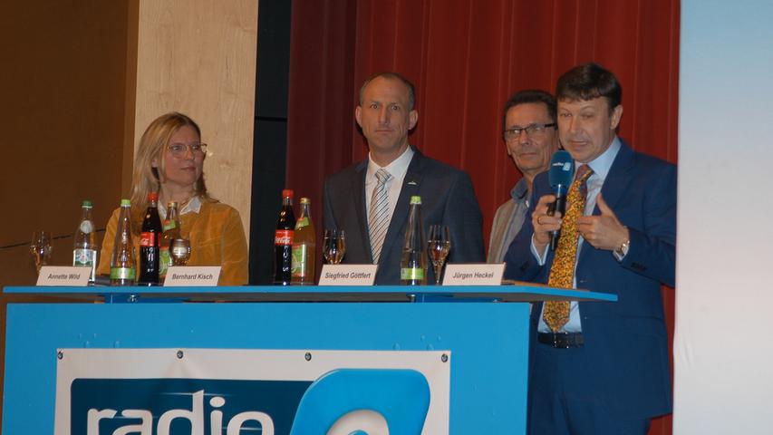 Annette Wild, Bernhard Kisch, Siegfried Göttfert und Jürgen Heckel (von links) buhlen um die Gunst der Wähler in Bad Windsheim.