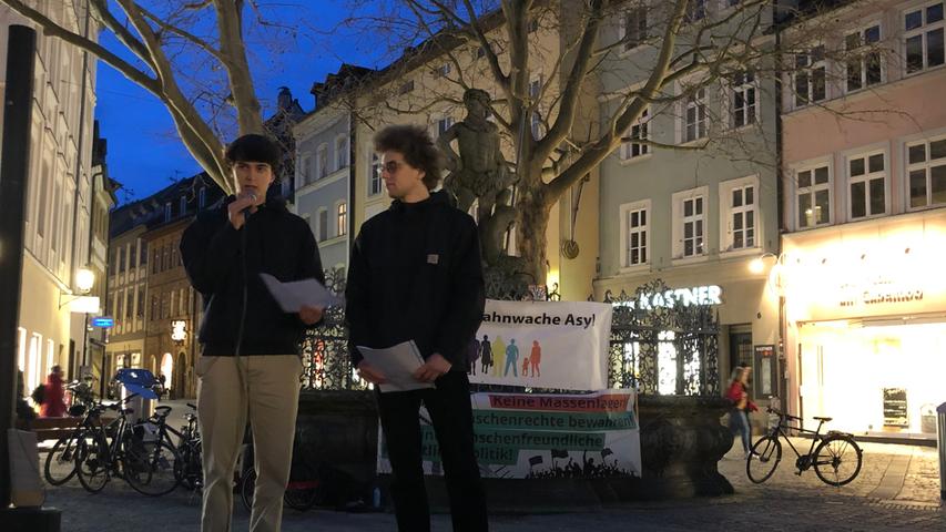 Gymnasiasten droht die Abschiebung: Mahnwache in Bamberg