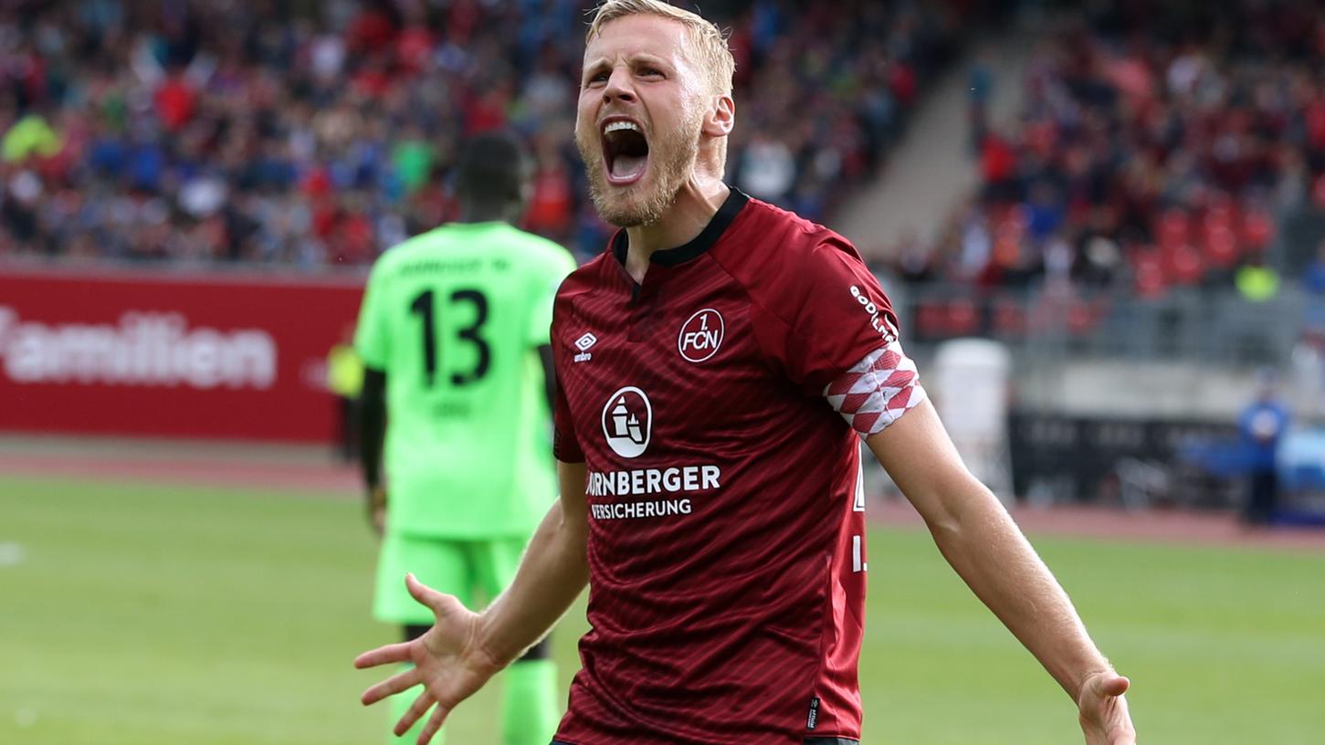 22.09.2018 --- Fussball --- Saison 2018 2019 --- 1. Fussball - Bundesliga --- 04. Spieltag: 1. FC Nuernberg Nuernberg FCN ( Club ) - Hannover 96 H96 --- Foto: Sport-/Pressefoto Wolfgang Zink / DaMa --- DFL regulations prohibit any use of photographs as image sequences and/or quasi-video 22.09.2018 --- Fussball --- Saison 2018 2019 --- 1. Fussball - Bundesliga --- 04. Spieltag: 1. FC Nuernberg Nuernberg FCN ( Club ) - Hannover 96 H96 --- Foto: Sport-/Pressefoto Wolfgang Zink / DaMa --- DFL regulations prohibit any use of photographs as image sequences and/or quasi-video