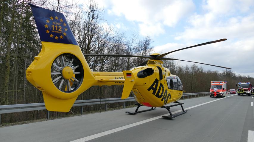 Hubschrauber im Einsatz: Zusammenstoß auf der A7