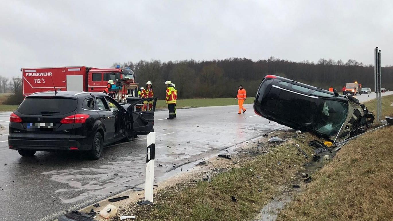 Schwer verletzt: Frau nimmt bei  Oberwiesenacker Peugeot die Vorfahrt