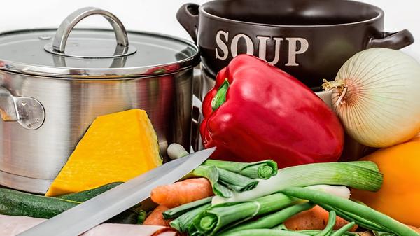 Das Internet ist voll von neuen und interessanten Rezepten. Oftmals fehlt die Zeit zum Kochen oder die Erschöpfung nach der Arbeit verhindert einen Griff zur Pfanne und zum Küchenmesser. Sie könnten die Zeit nun nutzen, um neue Rezepte auszuprobieren.
