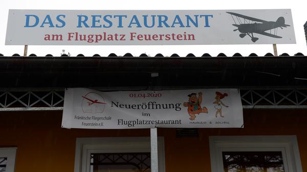 "Wir machen unseren Pizzateig natürlich selbst", sagt der gebürtige Italiener. Mit sogenanntem Kamutmehl. Es gilt als eines der ältesten kultivierten Getreidearten und soll leichter verträglich sein. "Später wollen wir vielleicht auch die Nudeln selbst machen", sagt Lodeserto. Auch die Vegetarier habe er im Blick. "Ich kann immer etwas spontan zaubern. Am besten ist es, mich einfach anzusprechen", sagt er hemdsärmlig und gut gelaunt.